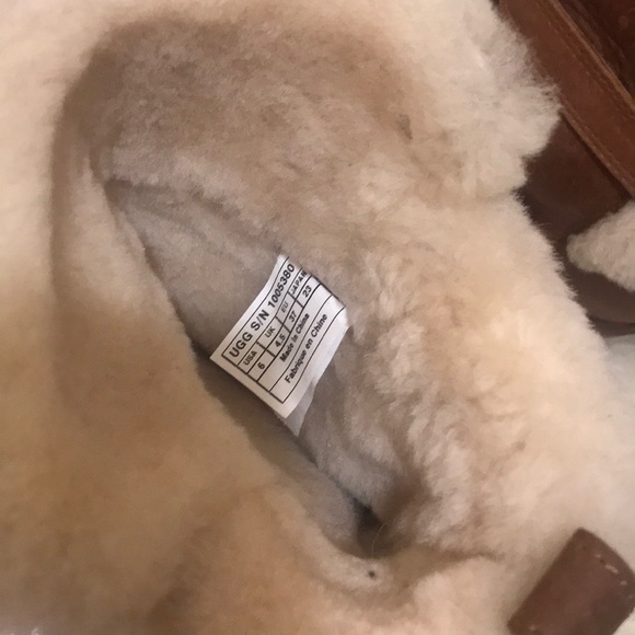 Ugg Boots Size 6 - Picture 4 of 7